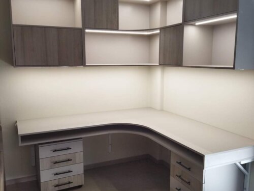 Γραφείο βιβλιοθήκη